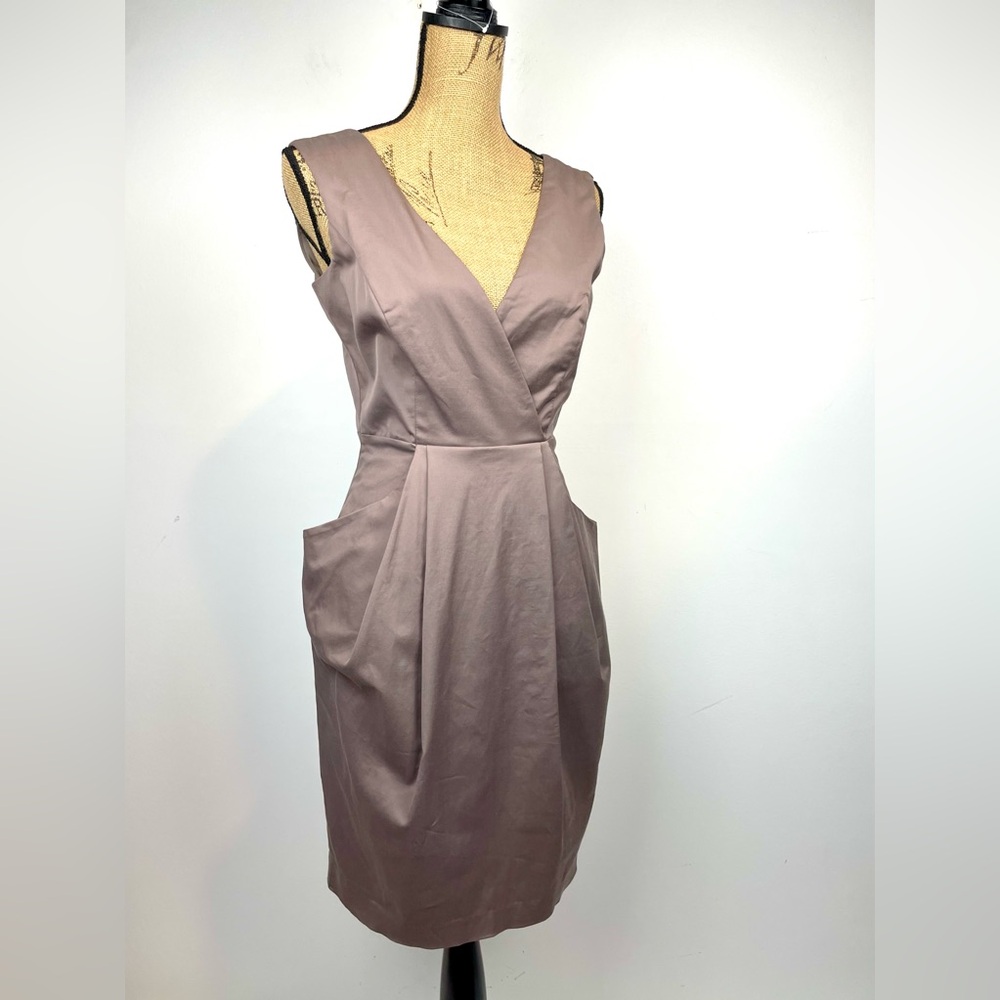 In Wear Sheath Dress With Pockets Cross Over V Neck Size 6